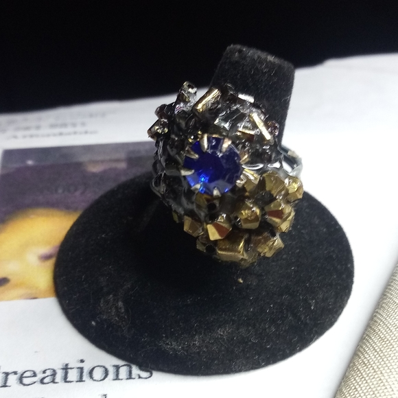 Jewelry - Picture 11 of 11